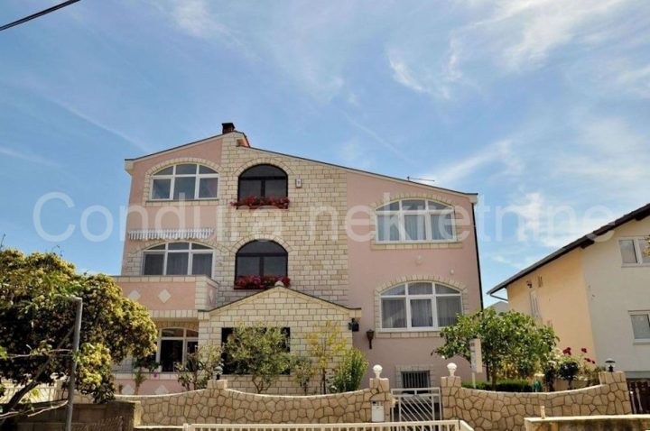 Kuća na prodaju 320 m² – Nin