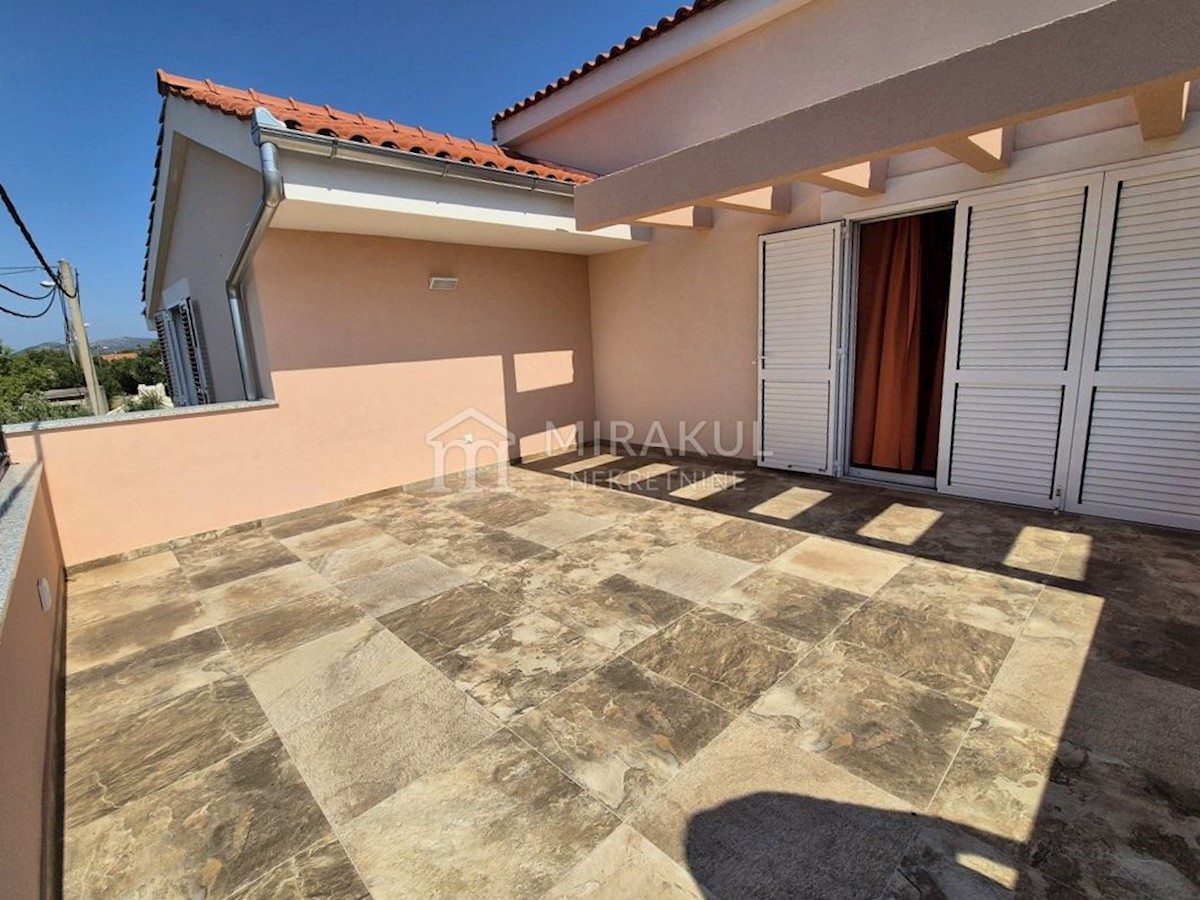 House For sale - ŠIBENSKO-KNINSKA VODICE