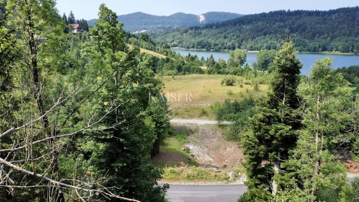 Działka na sprzedaż 1034 m² – Fužine