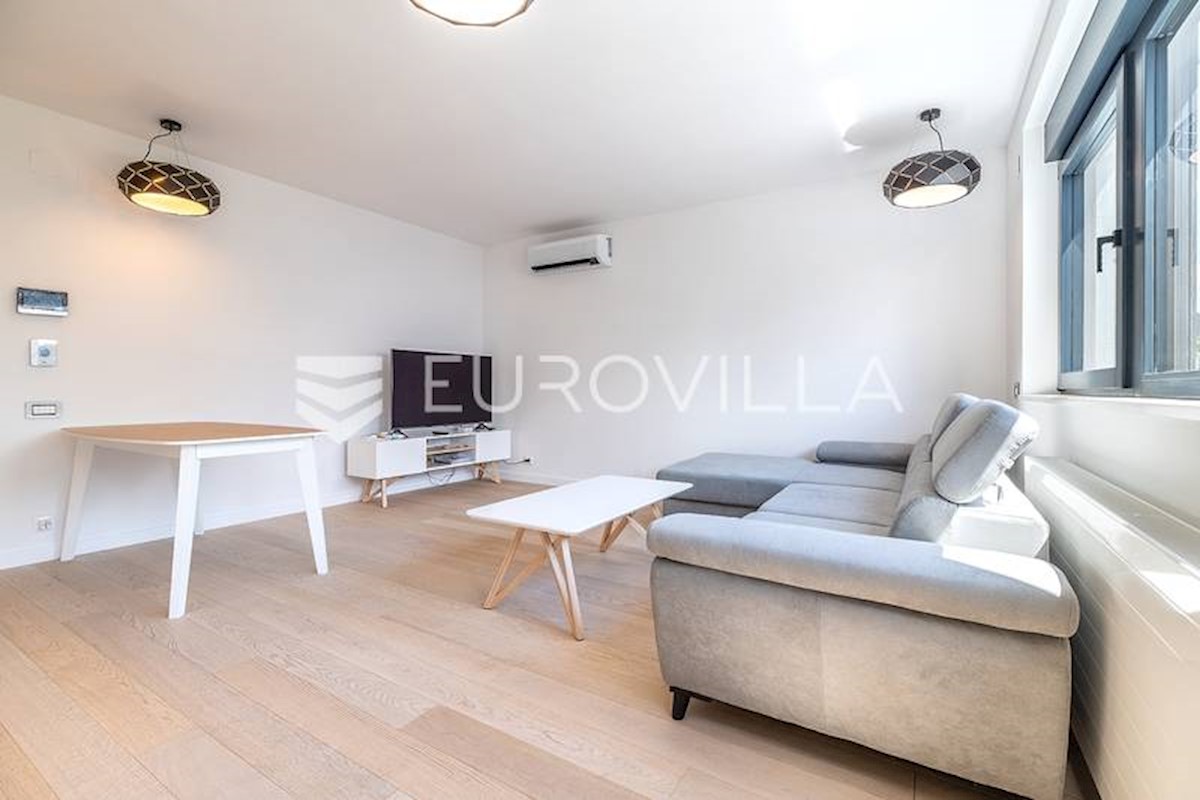 Appartement À louer - GRAD ZAGREB ZAGREB