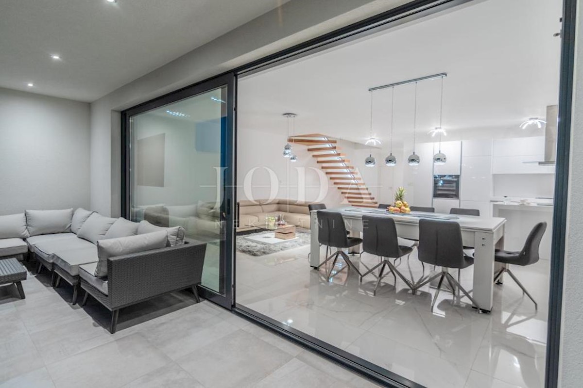 Maison À vendre - PRIMORSKO-GORANSKA OPATIJA