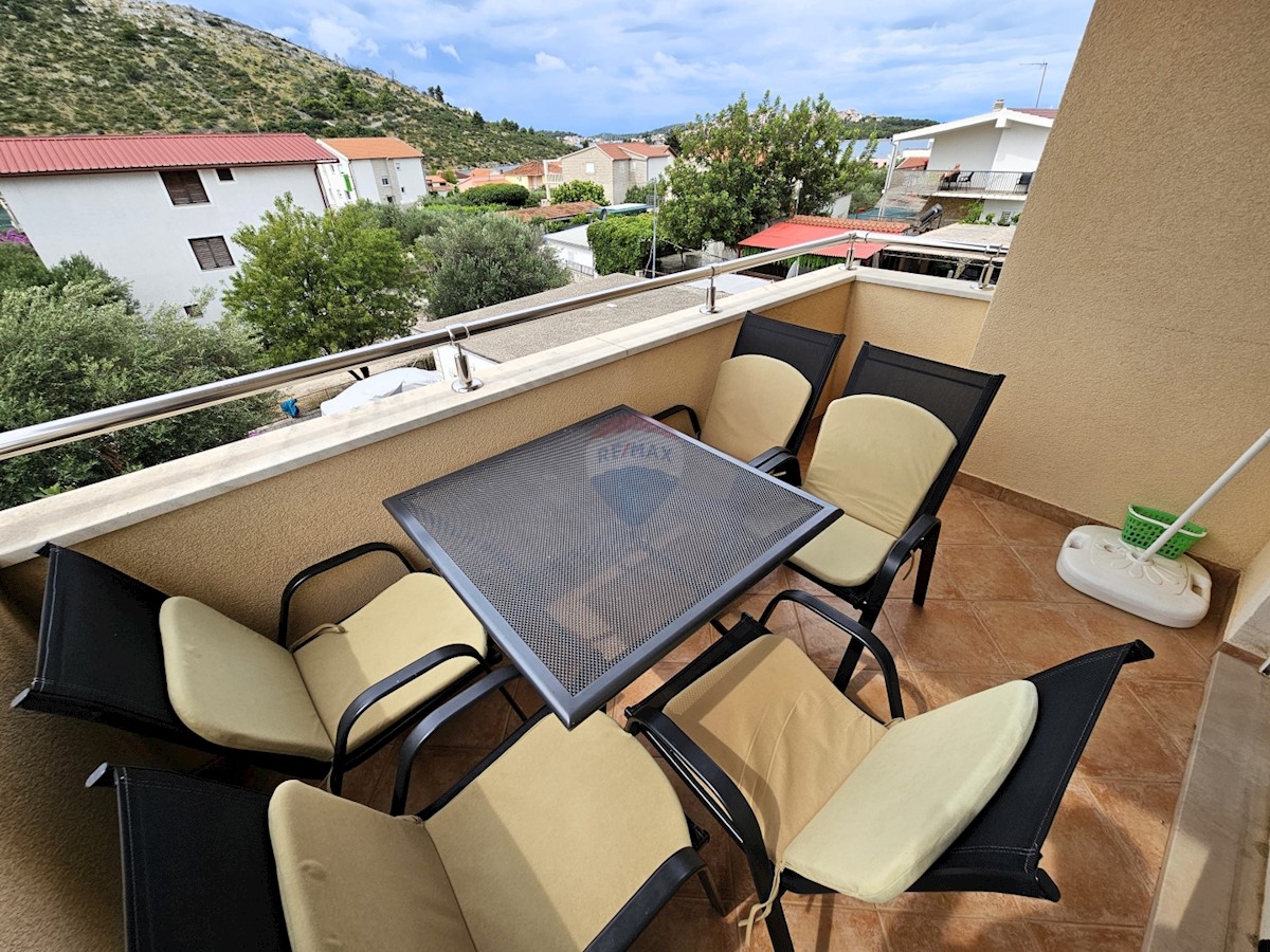 Apartment Zu verkaufen - ŠIBENSKO-KNINSKA ROGOZNICA