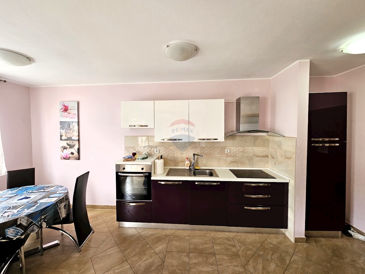 Flat For sale - ŠIBENSKO-KNINSKA ROGOZNICA