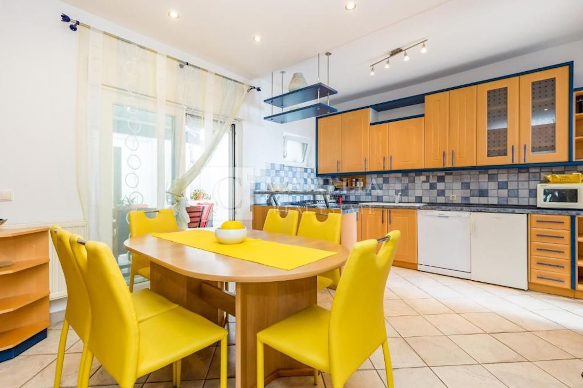 Flat For rent - PRIMORSKO-GORANSKA OPATIJA
