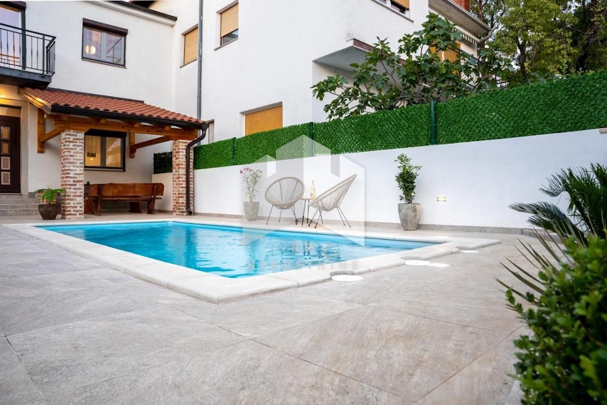 House For sale - PRIMORSKO-GORANSKA NOVI VINODOLSKI