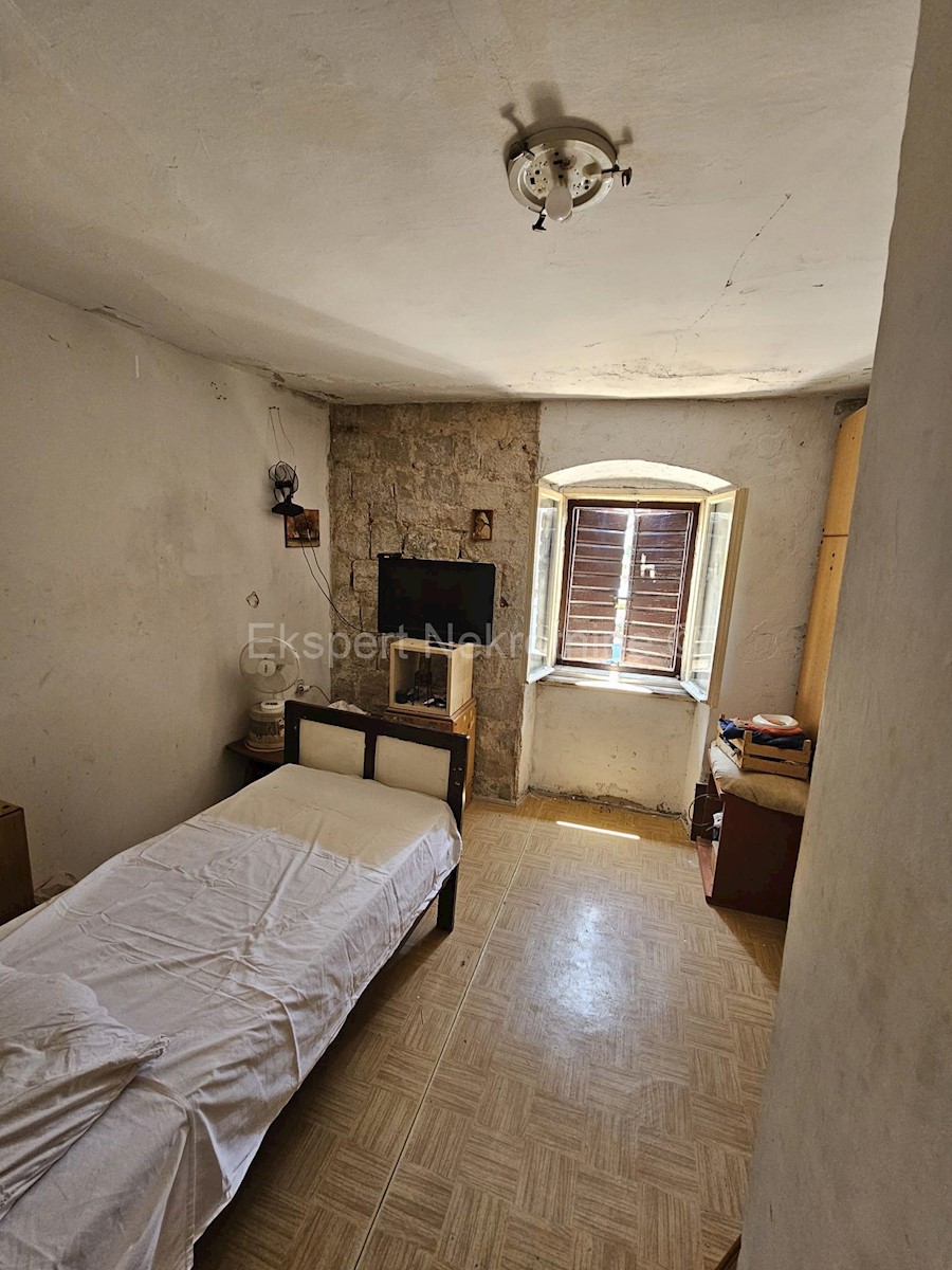 Apartment Zu verkaufen - SPLITSKO-DALMATINSKA KAŠTELA