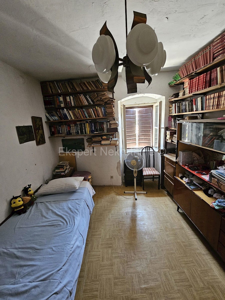 Apartment Zu verkaufen - SPLITSKO-DALMATINSKA KAŠTELA