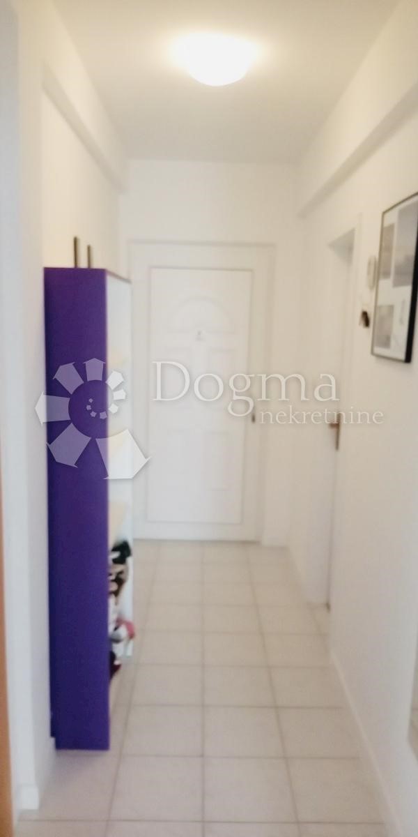 Flat For sale - SPLITSKO-DALMATINSKA ŠOLTA