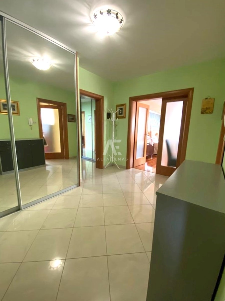 Flat For sale - PRIMORSKO-GORANSKA KASTAV