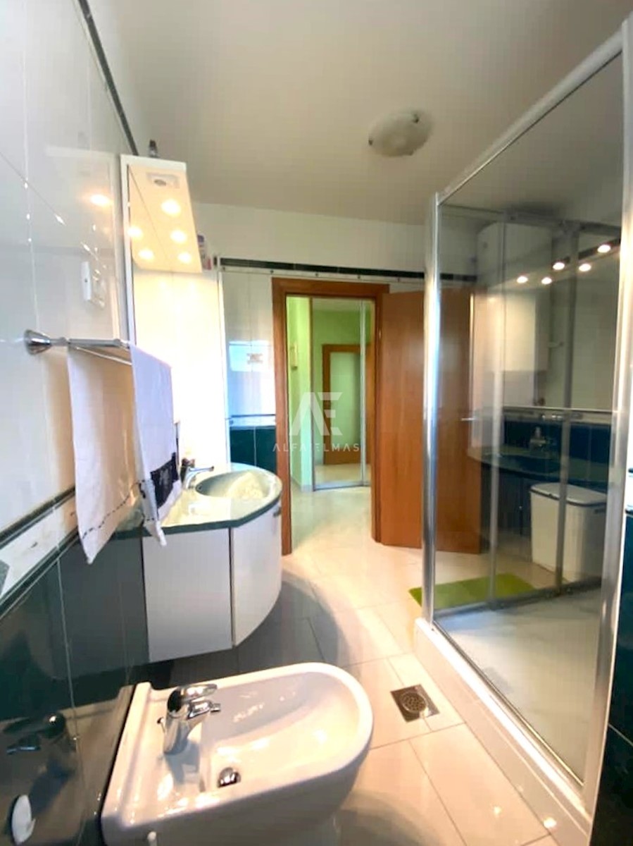 Flat For sale - PRIMORSKO-GORANSKA KASTAV