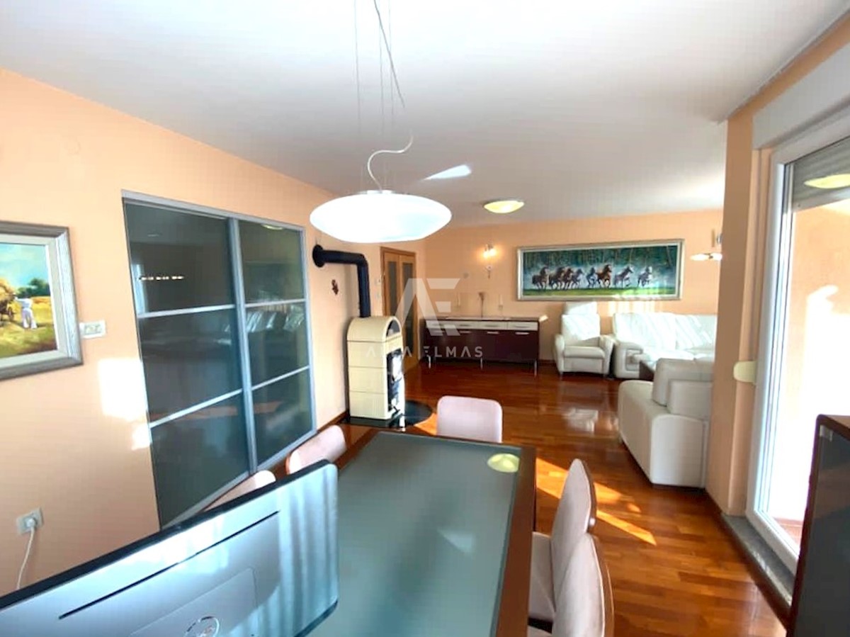 Flat For sale - PRIMORSKO-GORANSKA KASTAV
