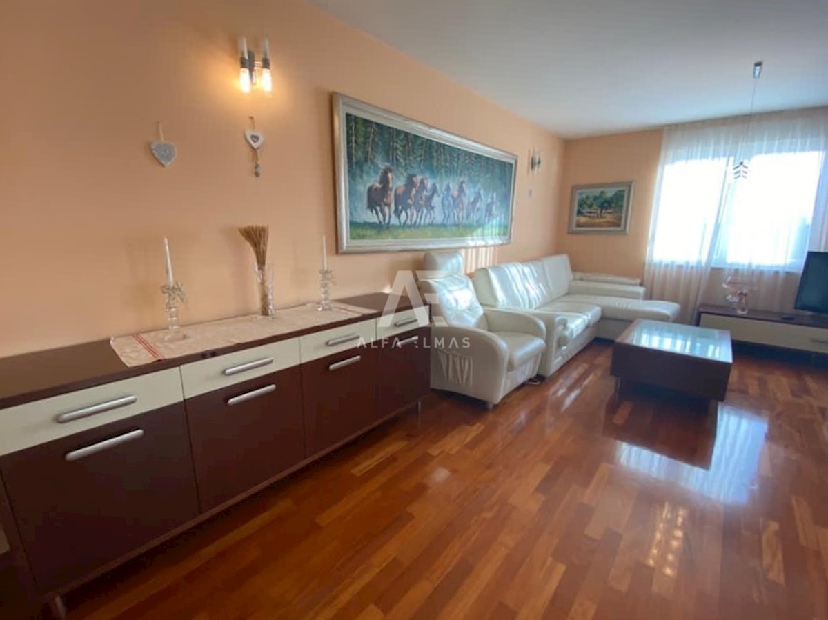 Flat For sale - PRIMORSKO-GORANSKA KASTAV