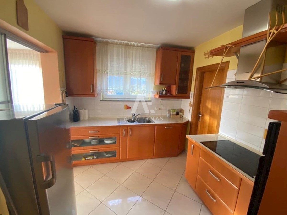 Flat For sale - PRIMORSKO-GORANSKA KASTAV