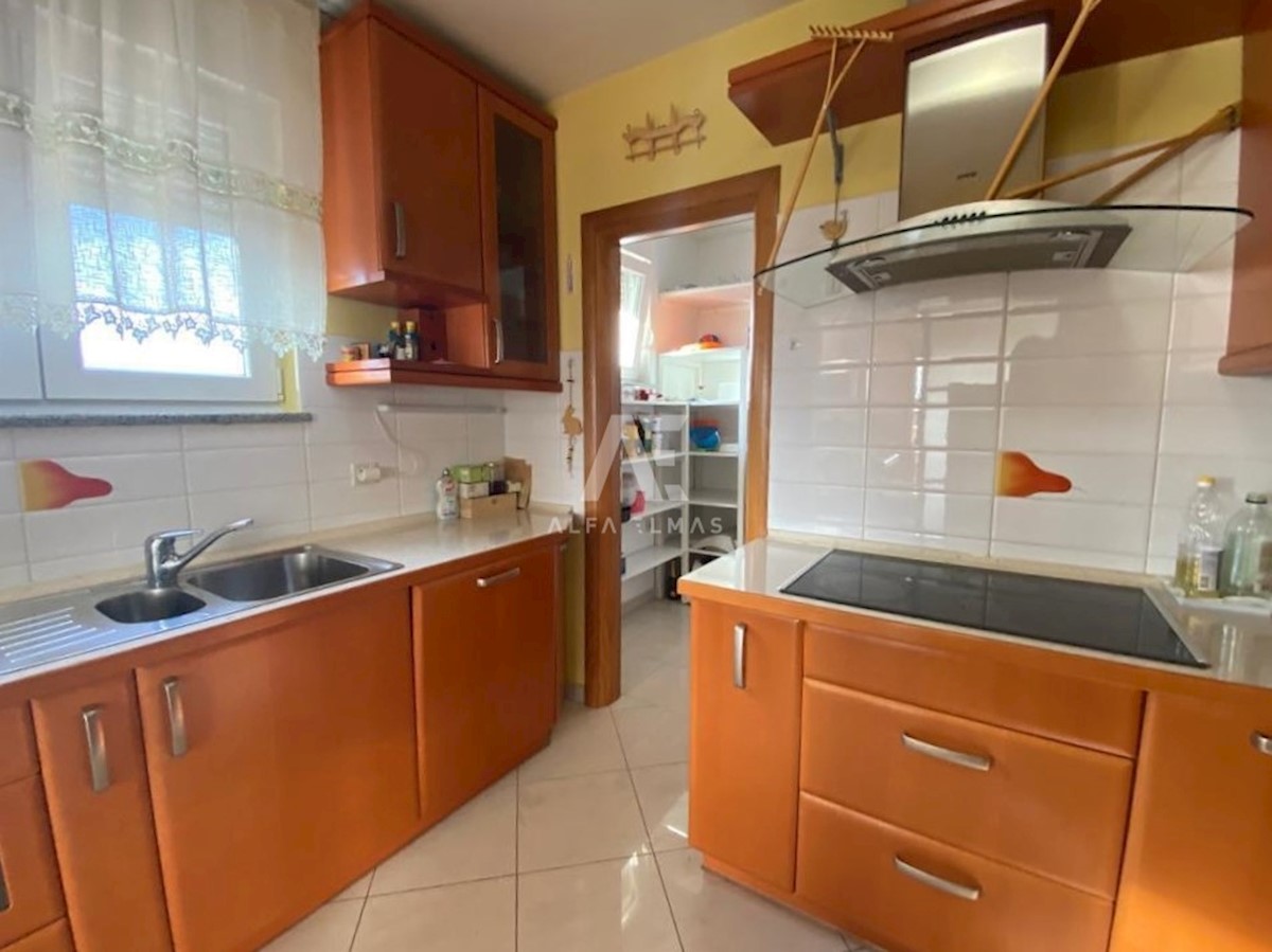 Flat For sale - PRIMORSKO-GORANSKA KASTAV