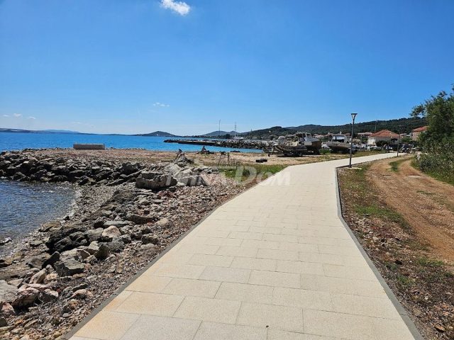 Parcela na predaj 2425 m² – Dobropoljana