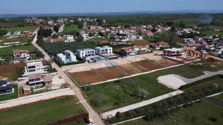Zemljište na prodaju 809 m² – Kaštelir