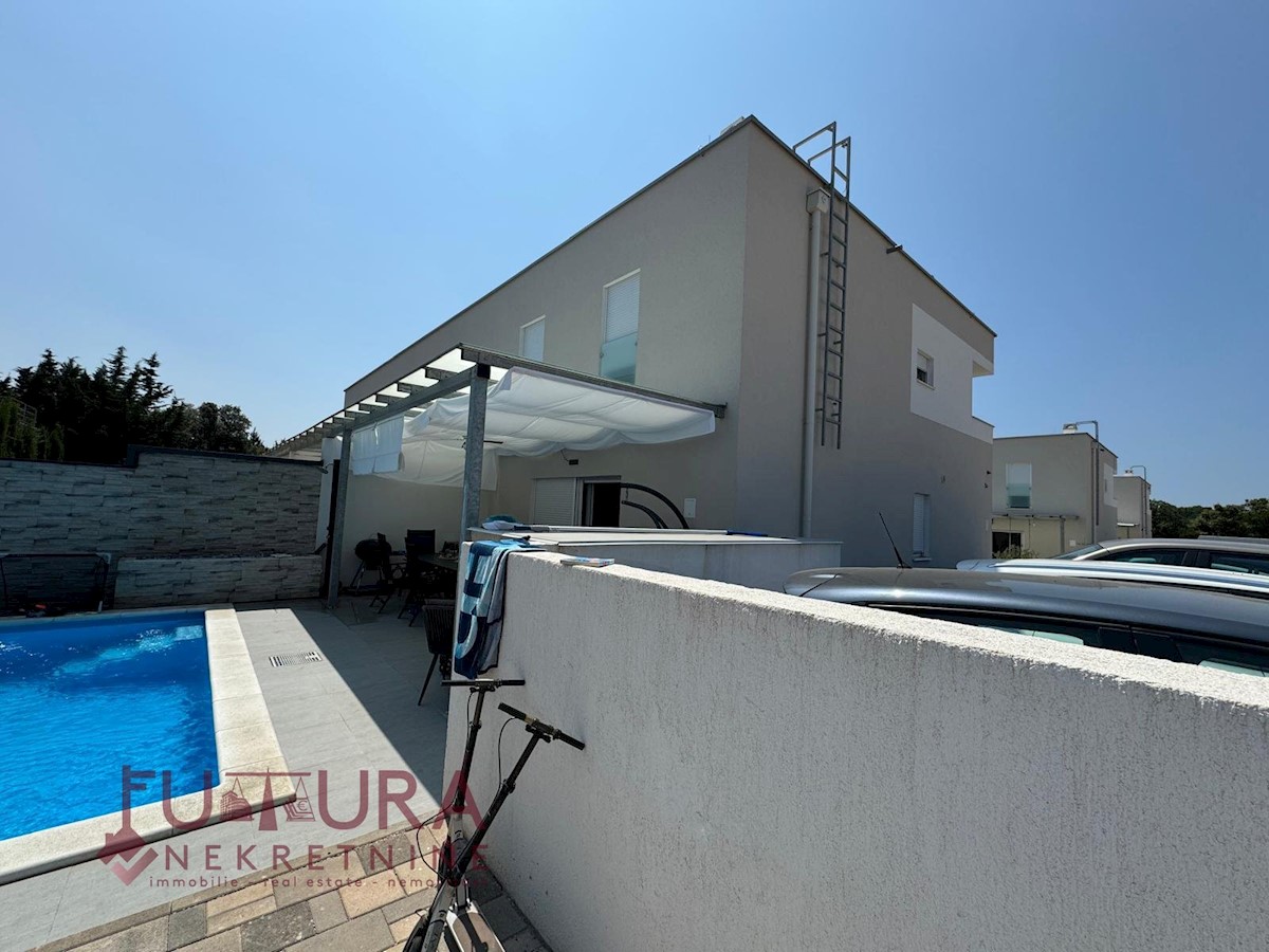 Flat For sale - ZADARSKA UGLJAN