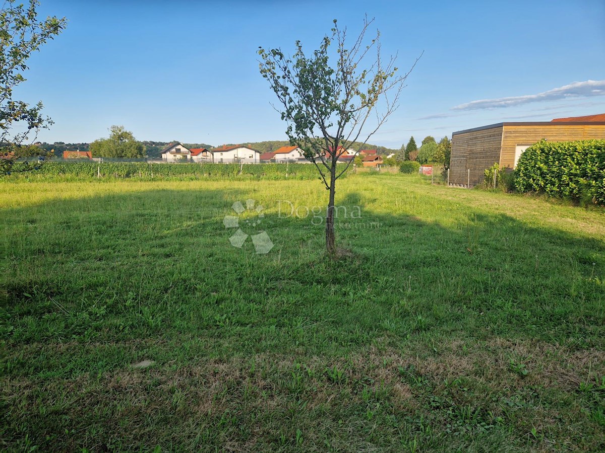 Pozemok Na predaj - KRAPINSKO-ZAGORSKA OROSLAVJE