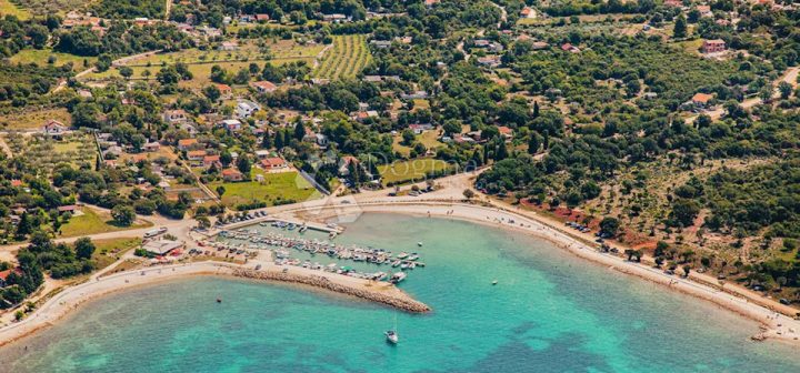 Land for sale 797 m² – Peroj