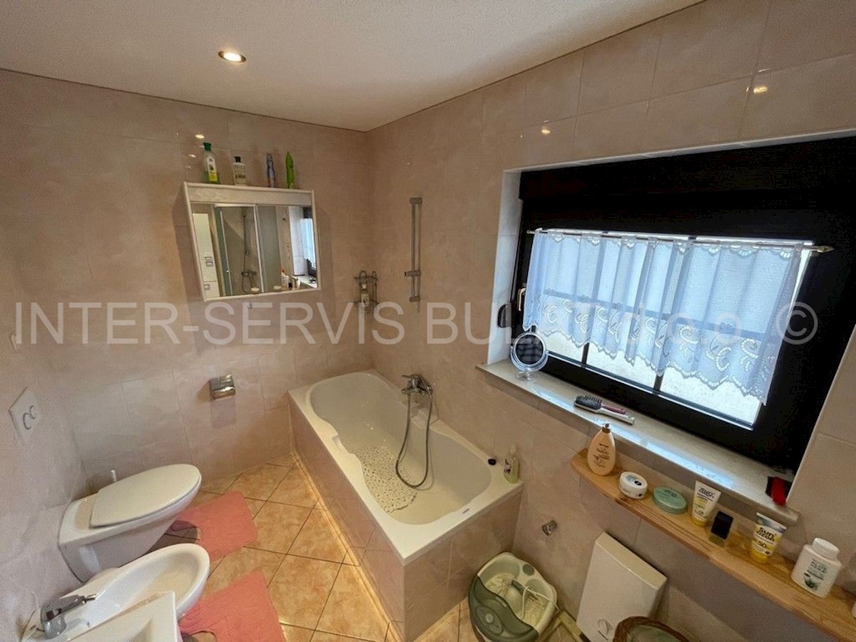 Appartement À vendre - ŠIBENSKO-KNINSKA PIROVAC