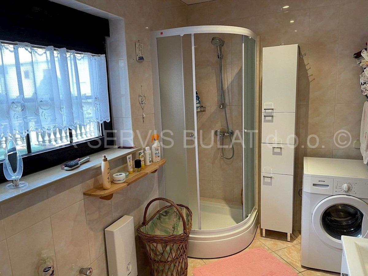 Appartement À vendre - ŠIBENSKO-KNINSKA PIROVAC