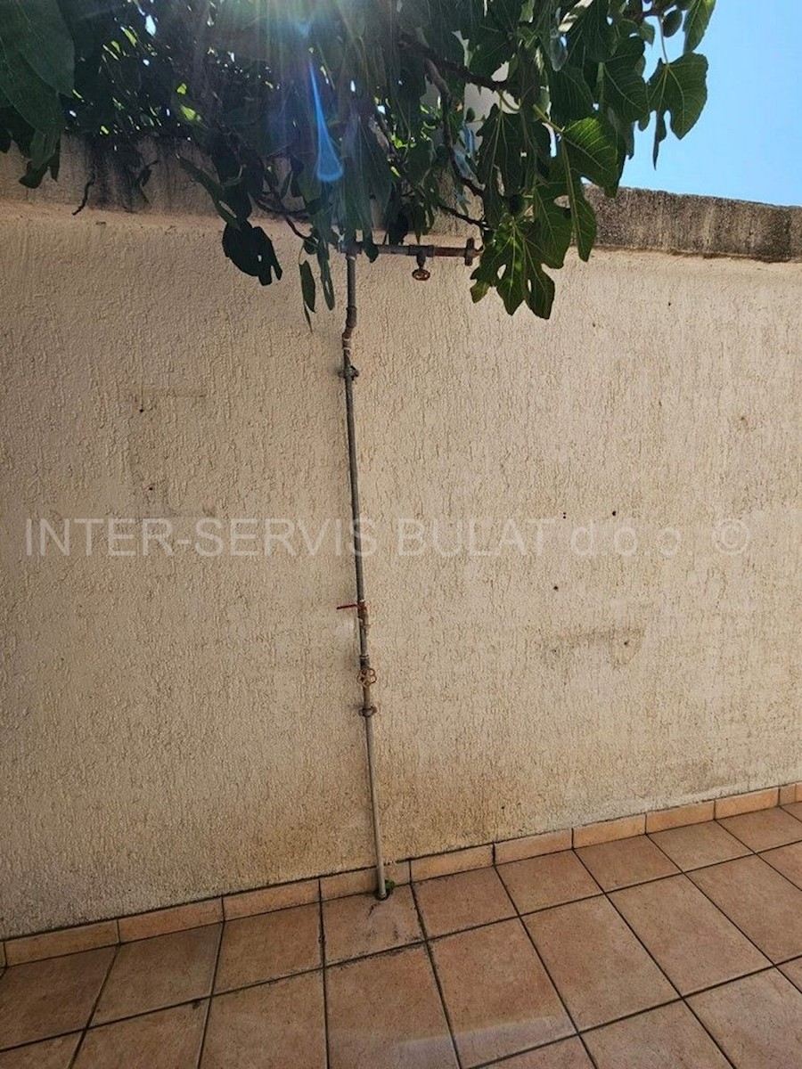 Appartement À vendre - ŠIBENSKO-KNINSKA PIROVAC