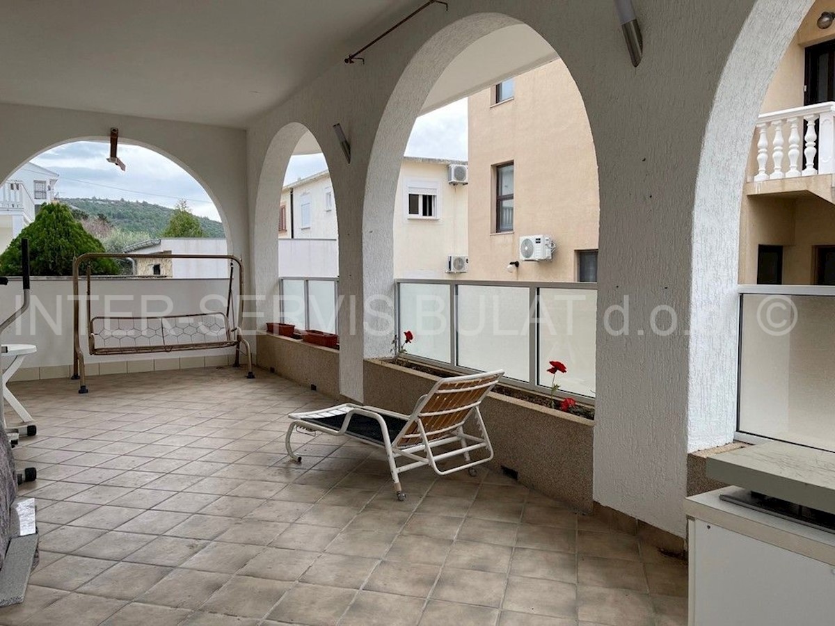 Appartement À vendre - ŠIBENSKO-KNINSKA PIROVAC