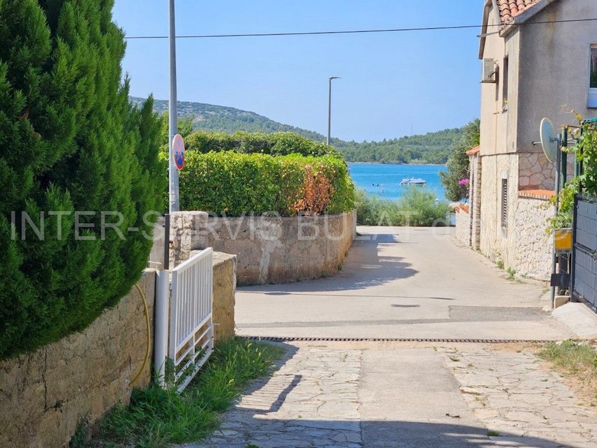 Appartement À vendre - ŠIBENSKO-KNINSKA PIROVAC