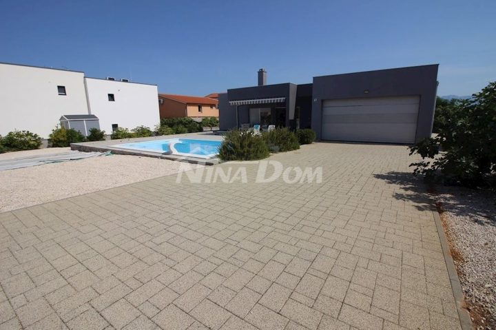 Dom na sprzedaż 262 m² – Vir