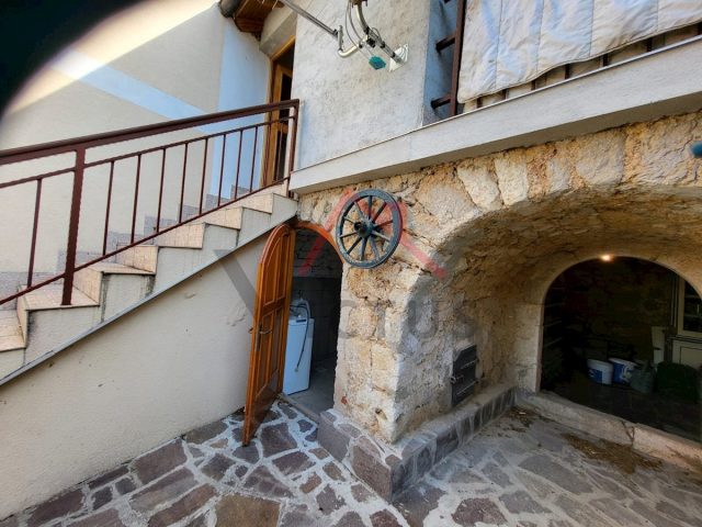 Haus Zu verkaufen - Primorsko-goranska Vinodolska Općina - foto 4/27
