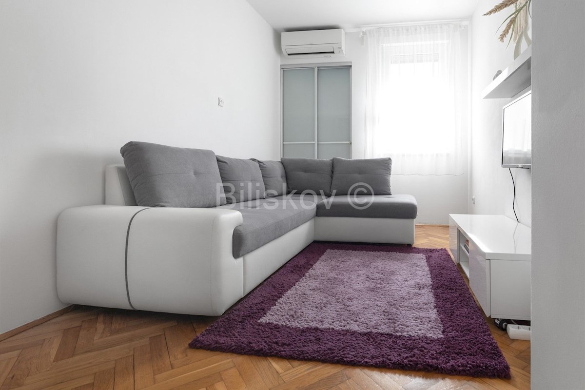 Flat For rent - SPLITSKO-DALMATINSKA SPLIT