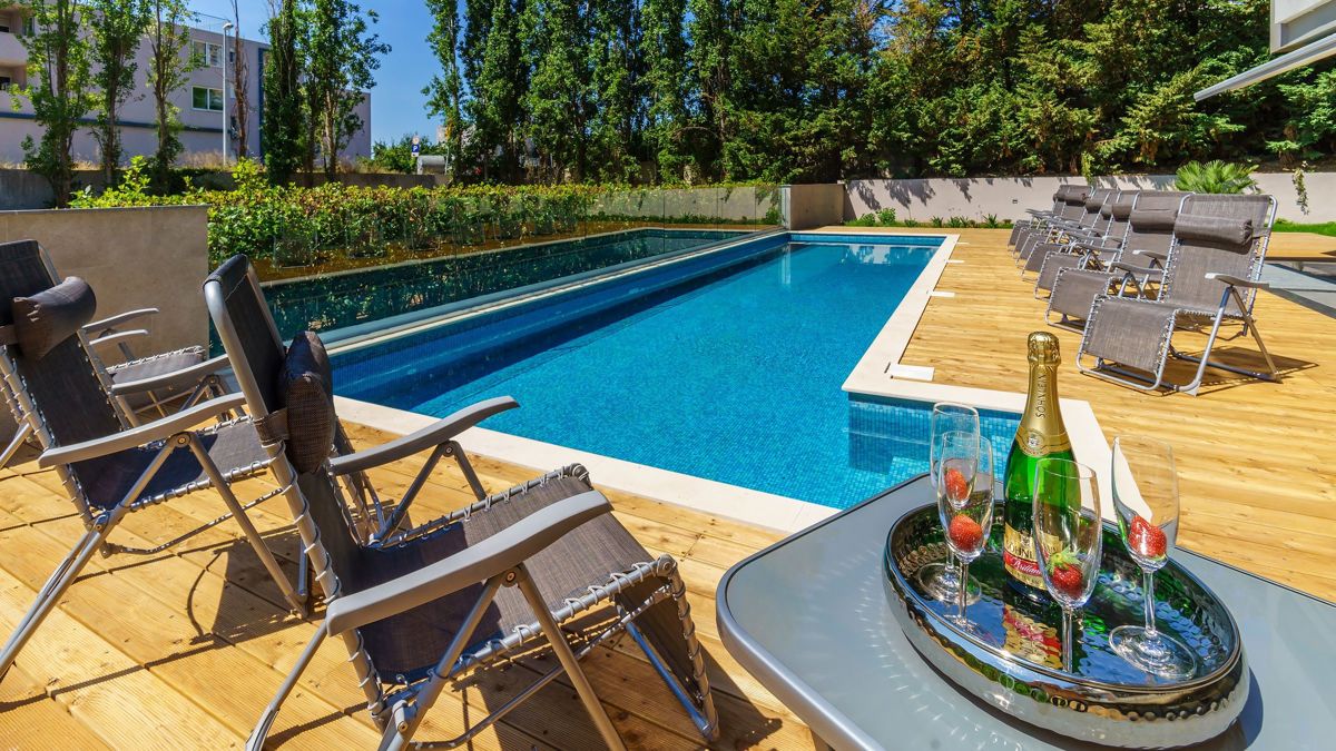 Poslovni prostori Naprodaj - SPLITSKO-DALMATINSKA Split