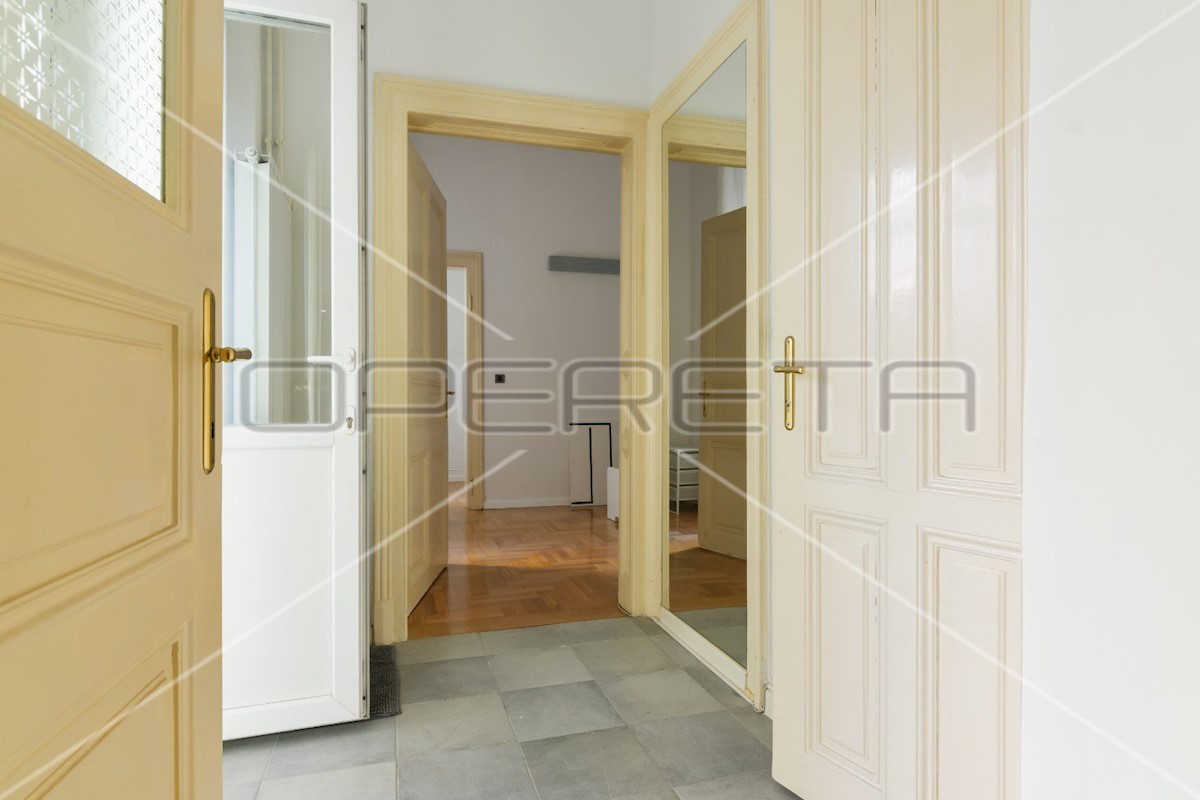 Appartement À louer - GRAD ZAGREB ZAGREB