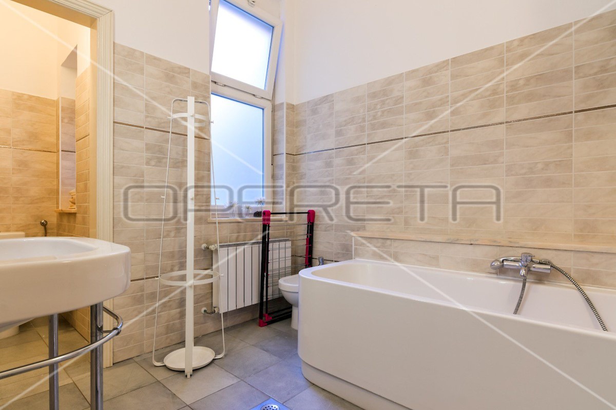 Appartement À louer - GRAD ZAGREB ZAGREB