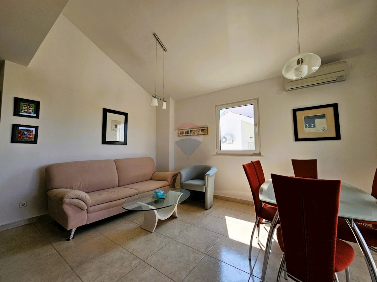 Flat For sale - ŠIBENSKO-KNINSKA ROGOZNICA