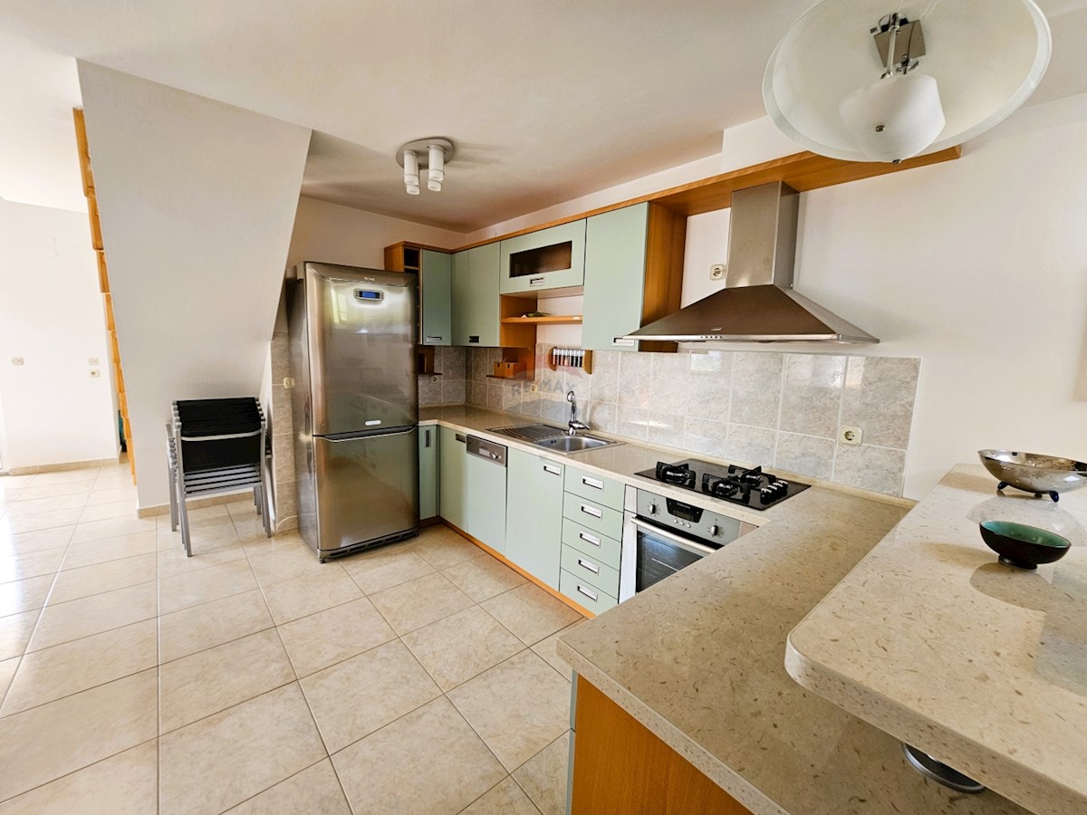 Flat For sale - ŠIBENSKO-KNINSKA ROGOZNICA