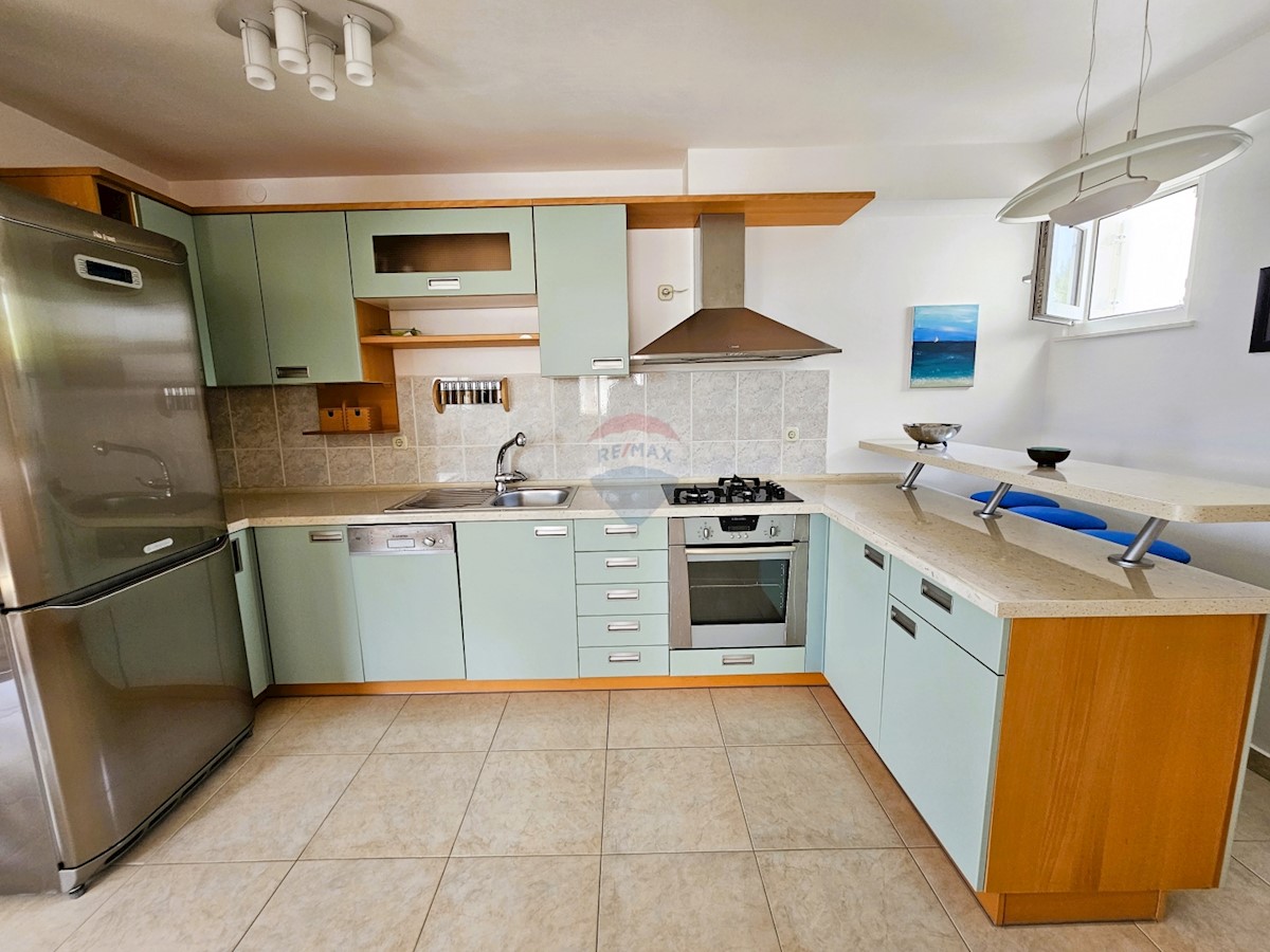 Flat For sale - ŠIBENSKO-KNINSKA ROGOZNICA
