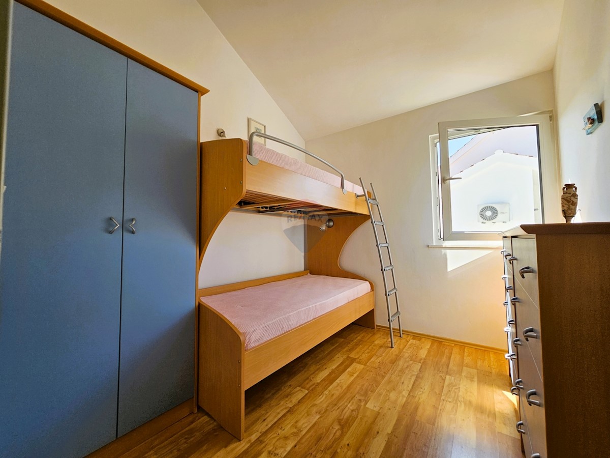 Flat For sale - ŠIBENSKO-KNINSKA ROGOZNICA