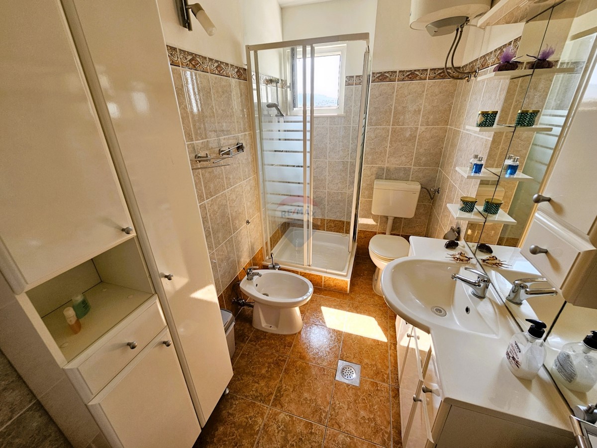 Flat For sale - ŠIBENSKO-KNINSKA ROGOZNICA