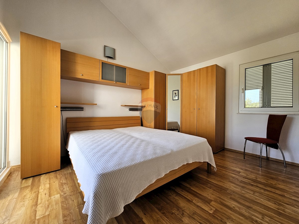 Flat For sale - ŠIBENSKO-KNINSKA ROGOZNICA