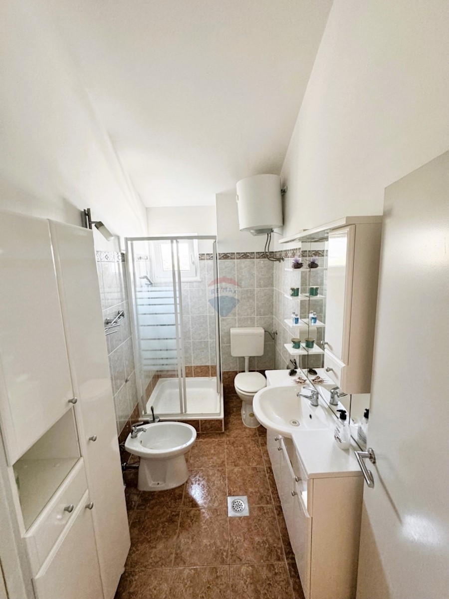Flat For sale - ŠIBENSKO-KNINSKA ROGOZNICA