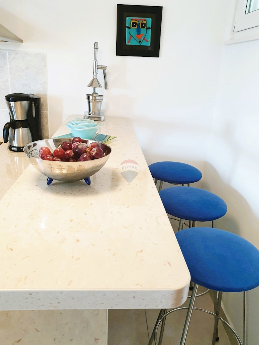 Flat For sale - ŠIBENSKO-KNINSKA ROGOZNICA