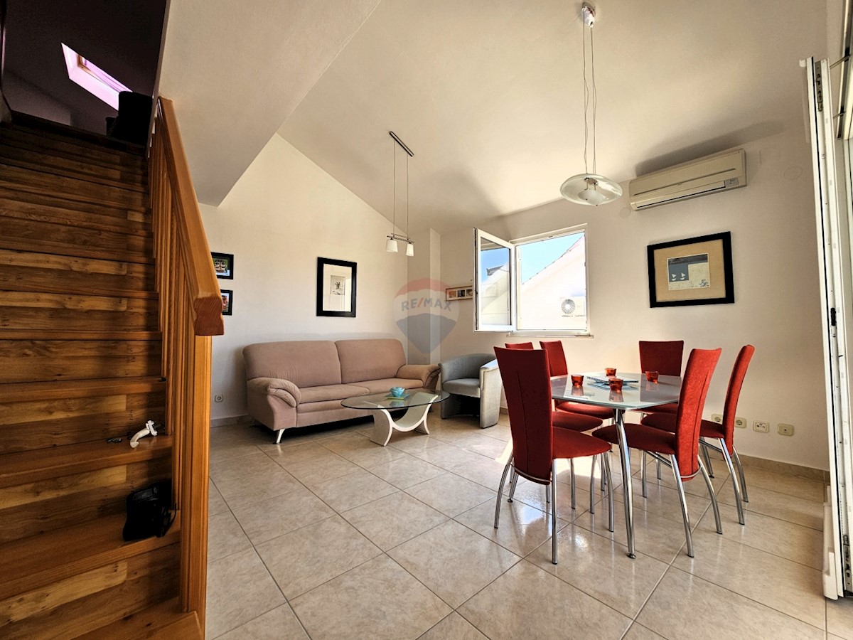 Flat For sale - ŠIBENSKO-KNINSKA ROGOZNICA