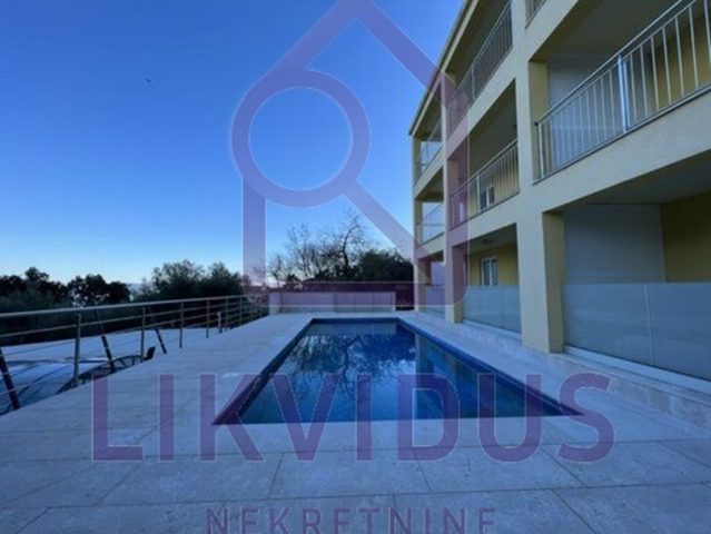 Apartmán na predaj 450 m² – Ravni