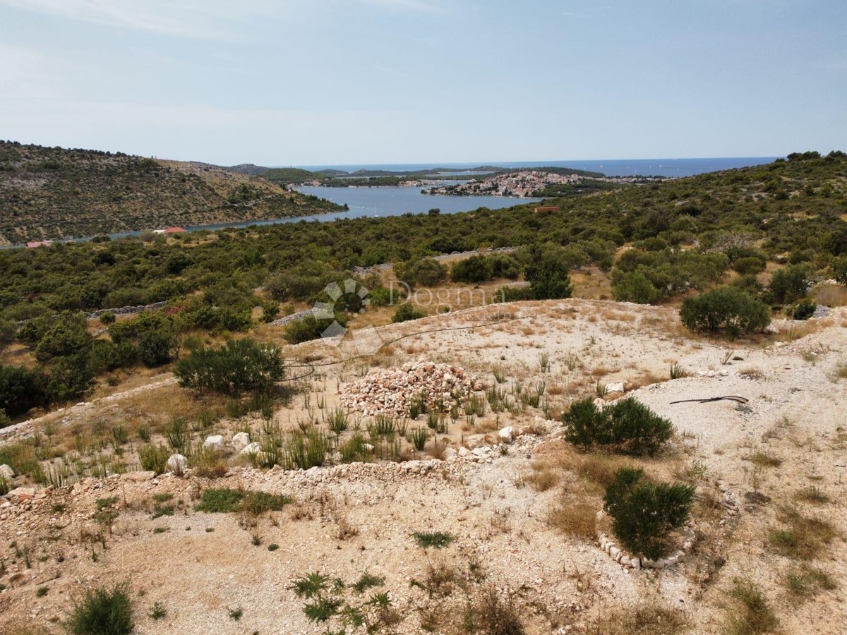 Dom Na predaj - ŠIBENSKO-KNINSKA ROGOZNICA