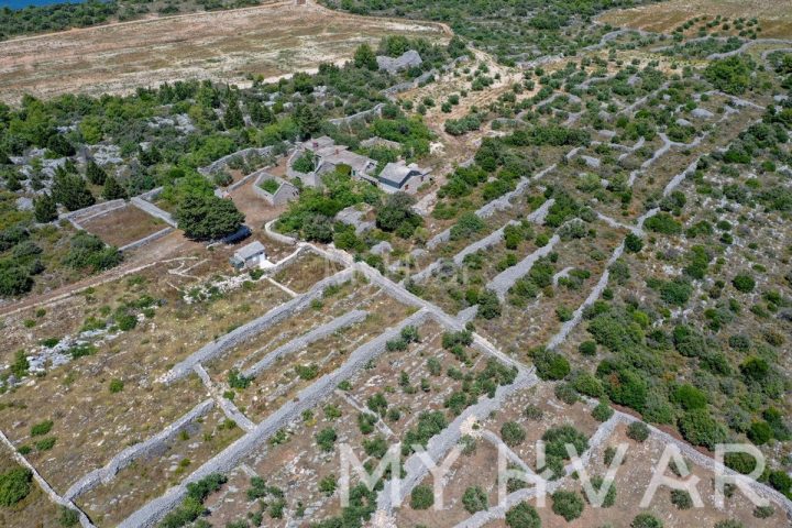 Grundstück zu verkaufen 12829 m² – Humac