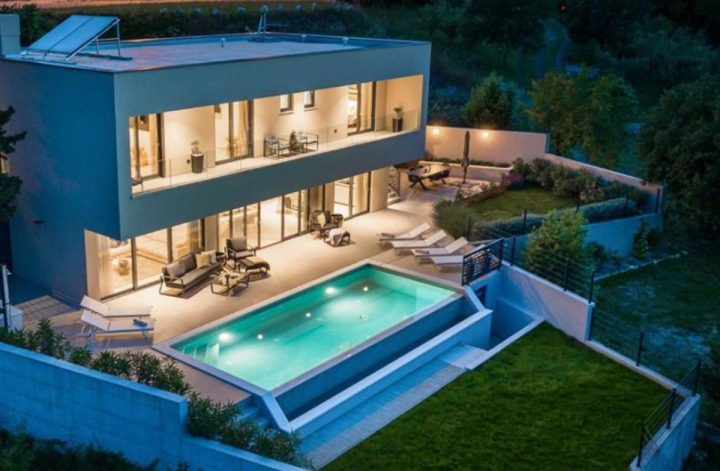 Dům na prodej 200 m² – Rabac