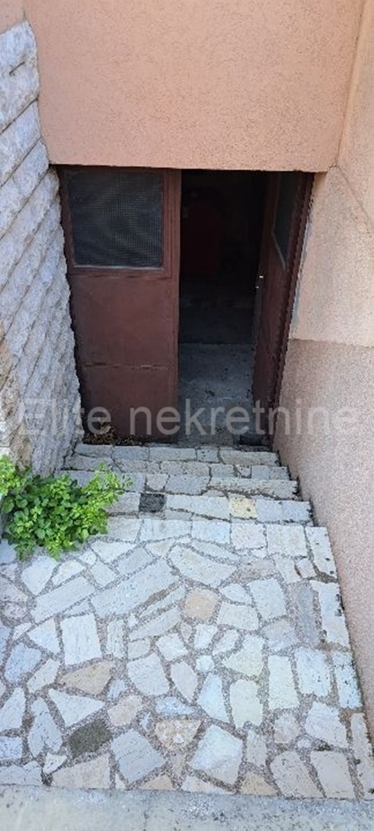 Business premises For rent - PRIMORSKO-GORANSKA BAKAR