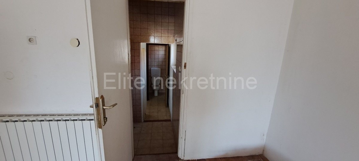 Business premises For rent - PRIMORSKO-GORANSKA BAKAR