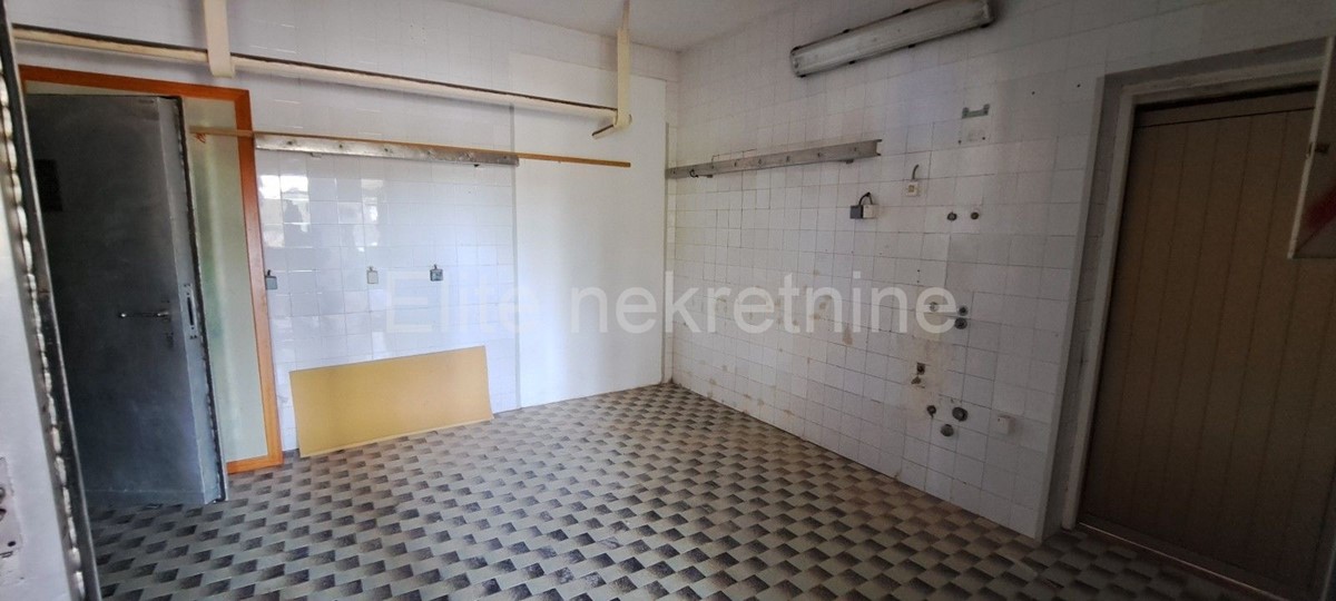 Business premises For rent - PRIMORSKO-GORANSKA BAKAR